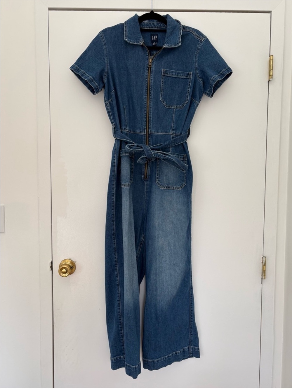 GAP Denim Short-Sleeve Zip Jumpsuit in Medium Blue with Tie Waist